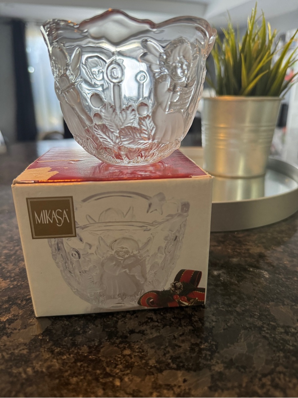 Mikasa Clear Angel Pressed Glass Bowl with Scalloped Rim